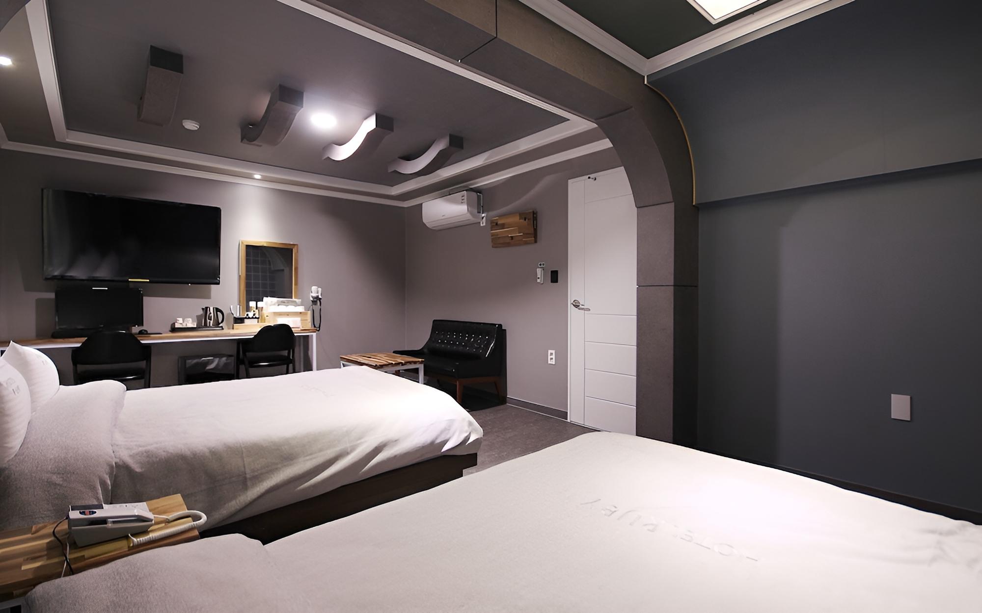 Gumi Wonpyeongdong Hotel Ruby view 4