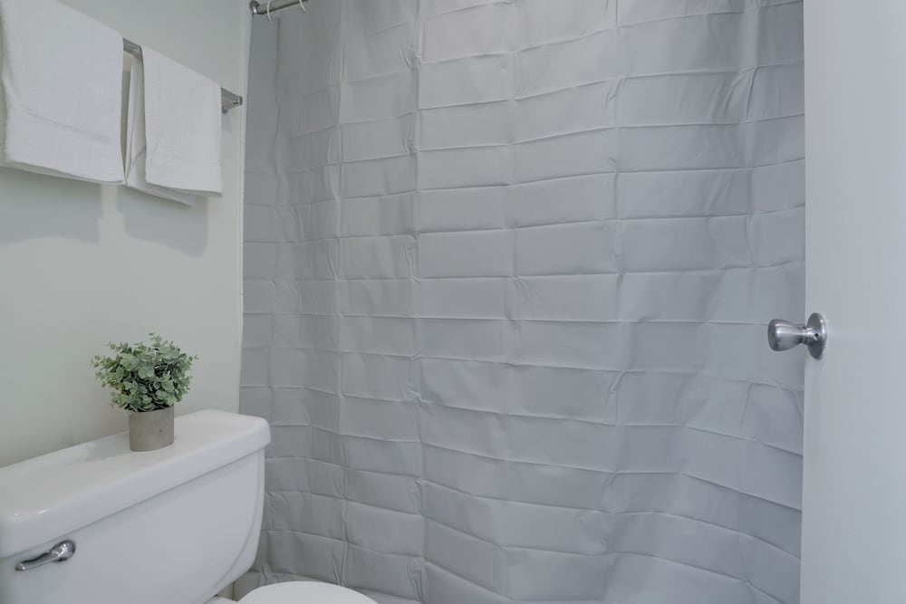 Prime Crystal City Apartments