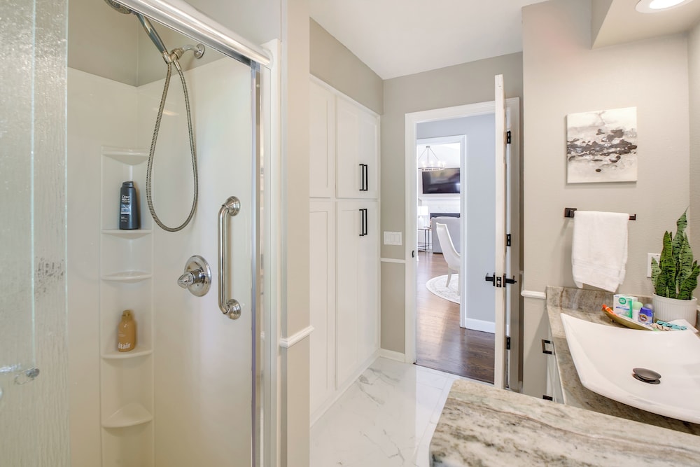 Golf Course View: Elegant Hot Springs Village Home