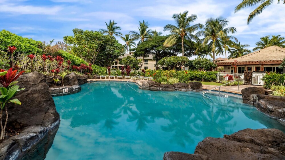 Family & Couples' Fun - Golf, Mountain & Lake Views + Walk to Dining & Beach - Vrkcv