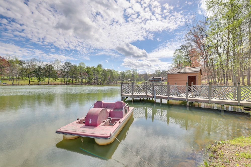 Fire Pit + Game Room: Lakefront Escape in Trenton!