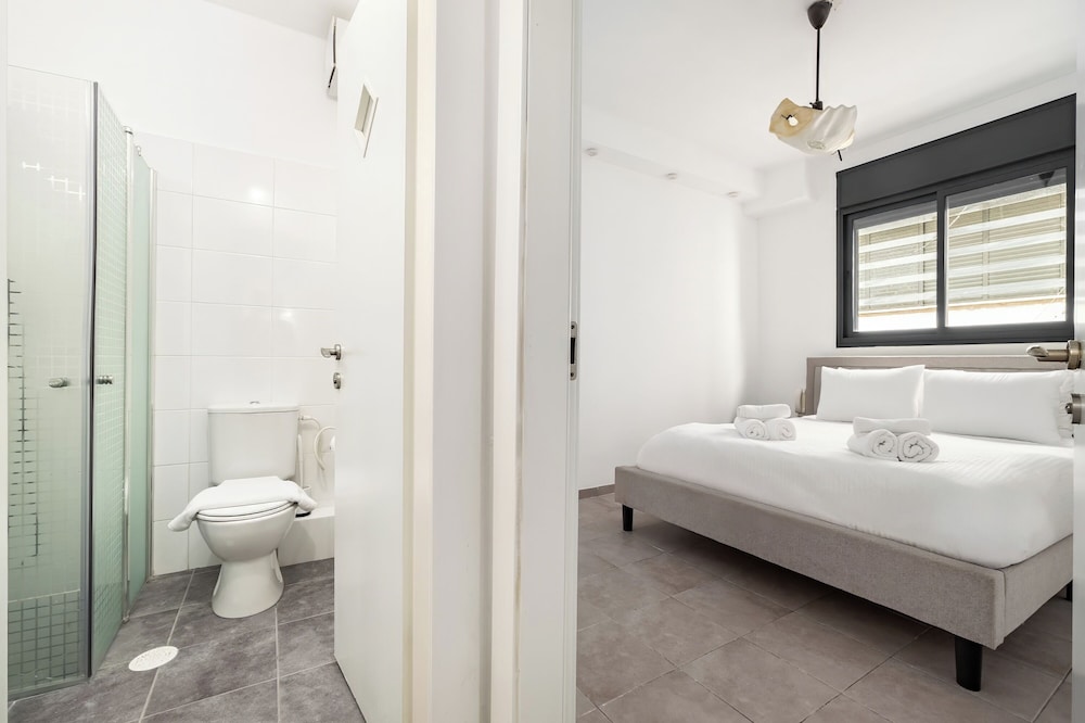 Modern City Apartment by Sea N' Rent