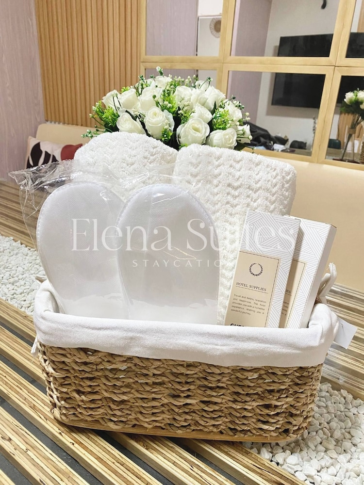 Aesthetic Cozy Stay With Ps4, Netflix & Coffee Nook - Elena Suites Staycation