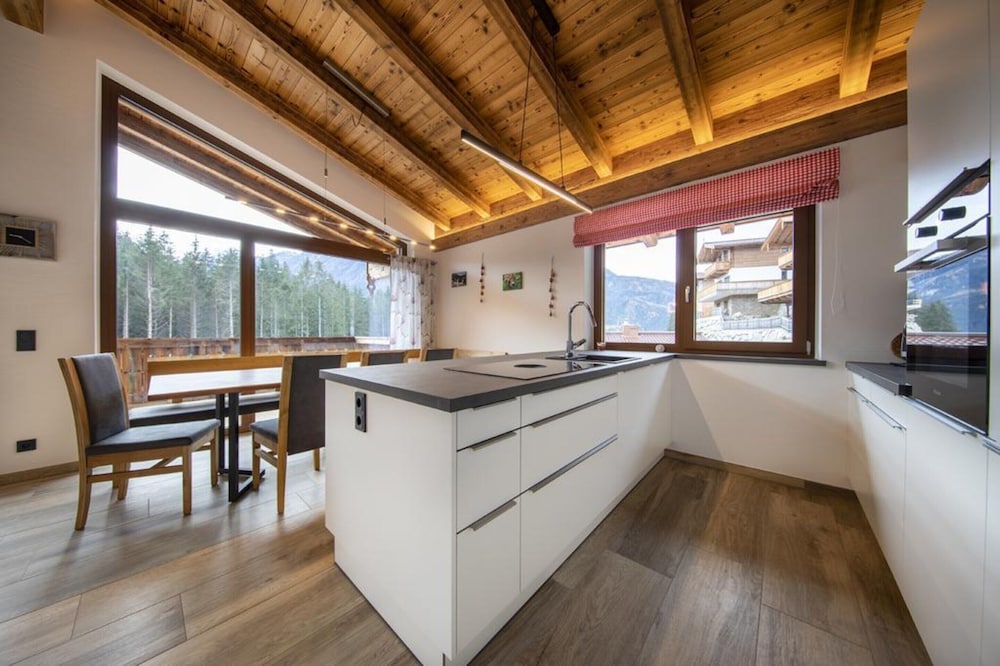 Welcoming Chalet Near Wildkogel Ski Arena