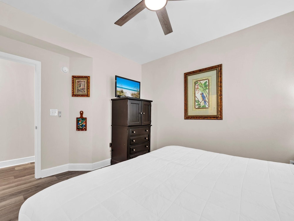 Majestic Beach Towers 1-715