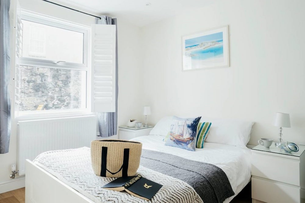 10 Fernlea Court view 4