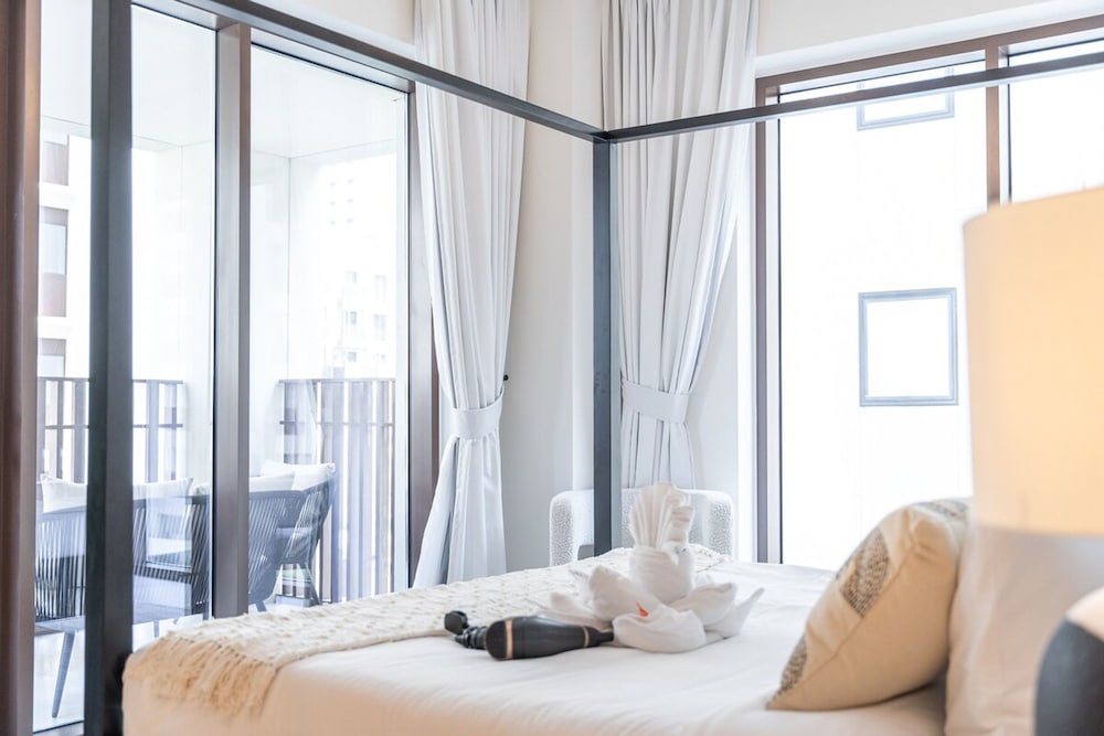 Elegant 4-bedroom Apartment Perfect for Families in Dubai Creek Harbour