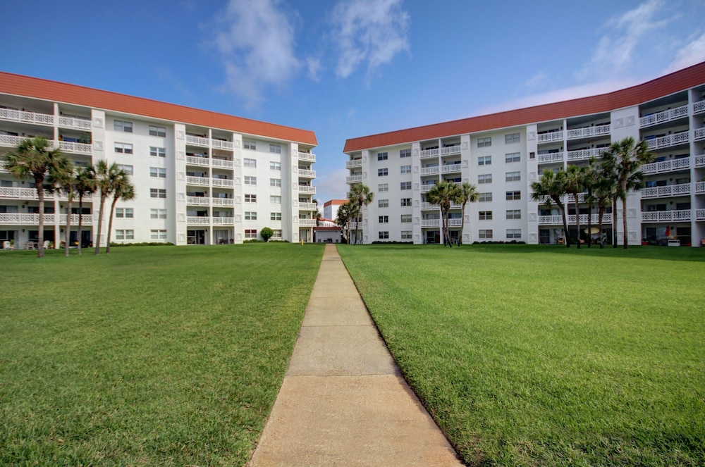 418 El Matador 2 Bedroom Condo