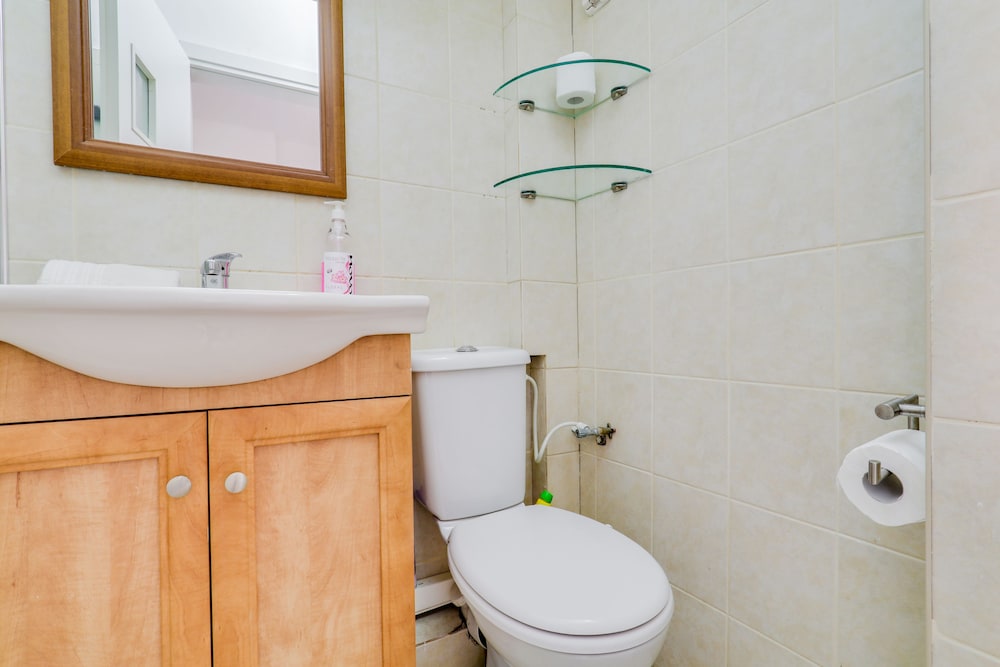 Central Apartment near Bograshov Beach