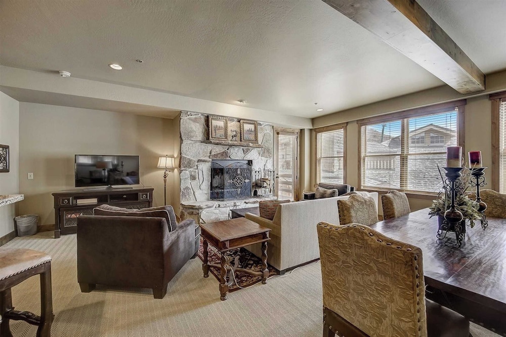 2 Ski-in/ski-out Condos w/ Hot Tubs Deer Valley Mont Cervin by Avantstay
