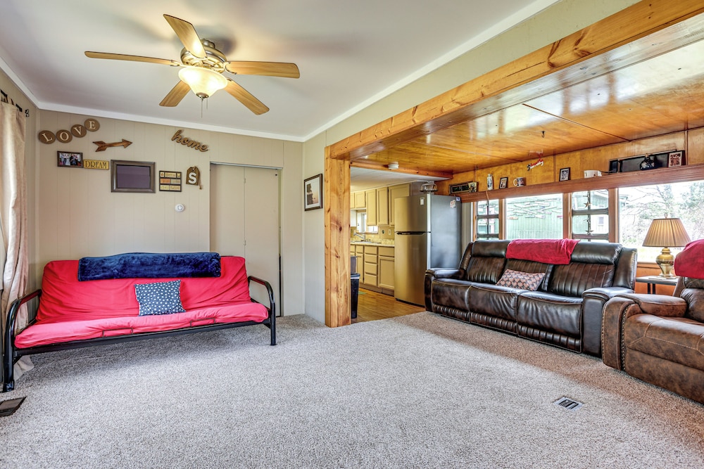 4 Mi to Snowmobile Trails: Muskegon River Retreat