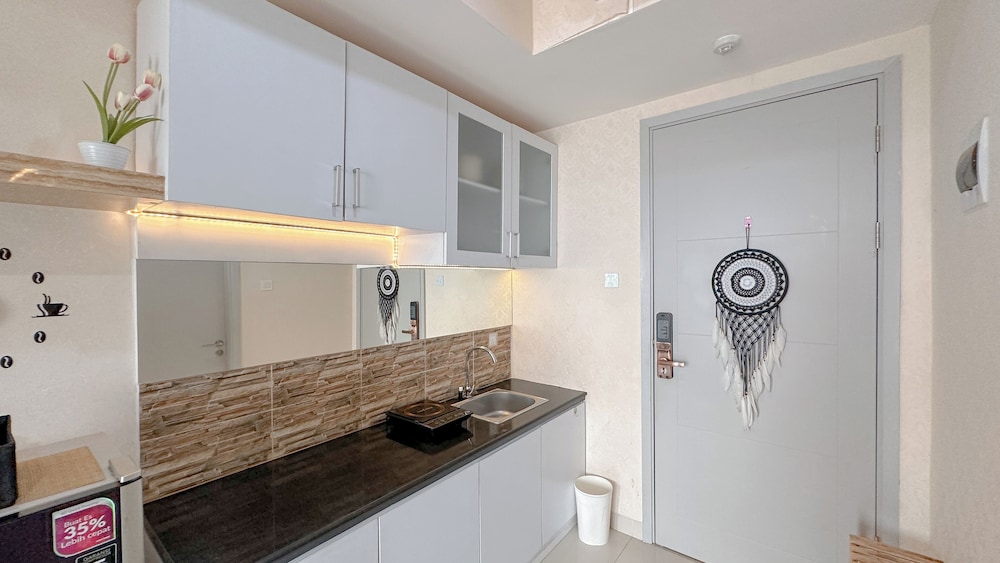Comfortable Living And Best Location 1Br At Grand Sungkono Lagoon Apartment