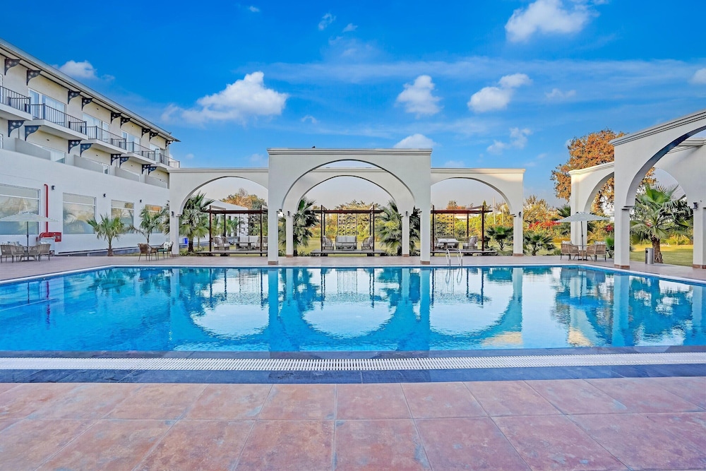 Sunday Resort Manesar