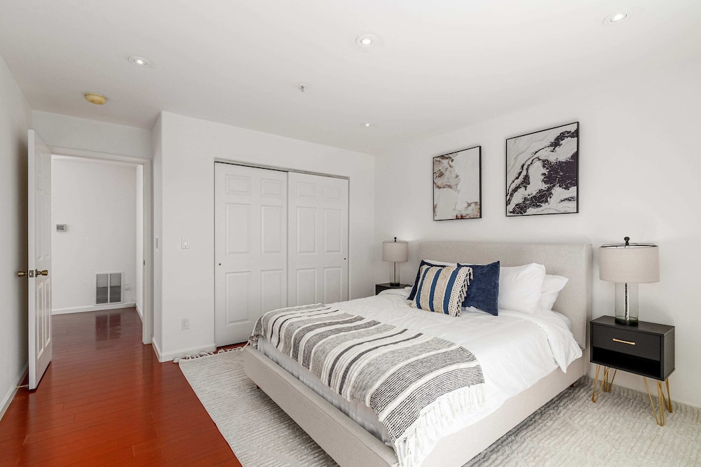 @ Marbella Lane - Vibrant 5BR Home in Daly City