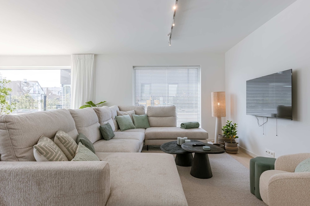 Huswell - Family Villa With Terrace and Parking