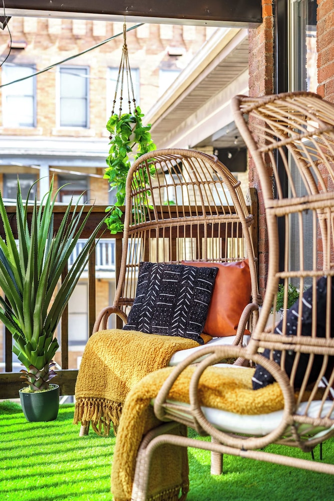 Jungle House Boutique Suites – Short North & Convention Center