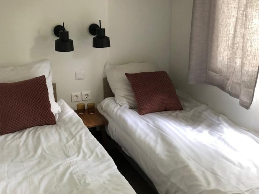Peaceful Stay Near the Woods