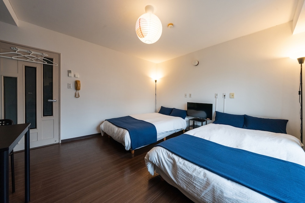 Namba West 5 connecting room