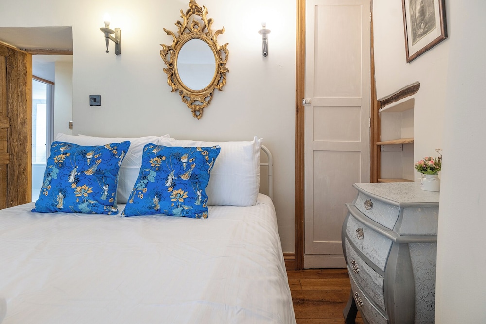 Eilmers Cottage Lovely 4BD in Malmesbury