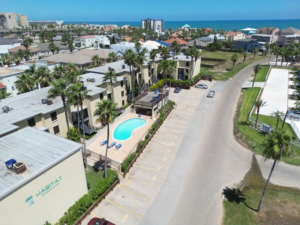 2 Levels Pool Near Beach 2 Patios 2 Bedroom Apts