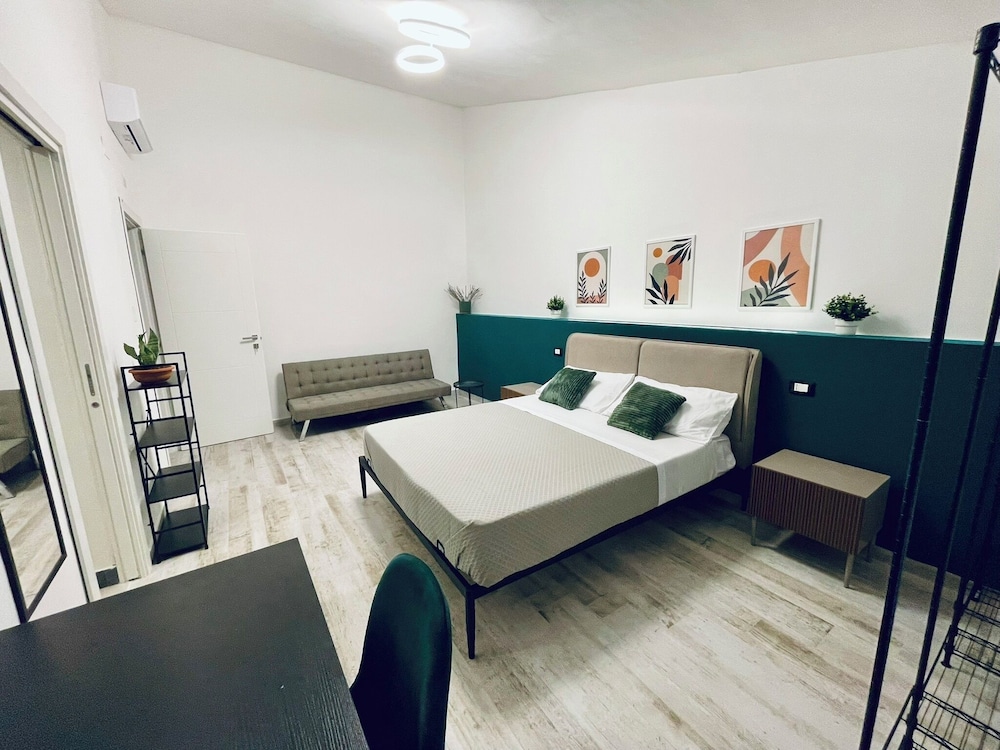 Nautilus B & B