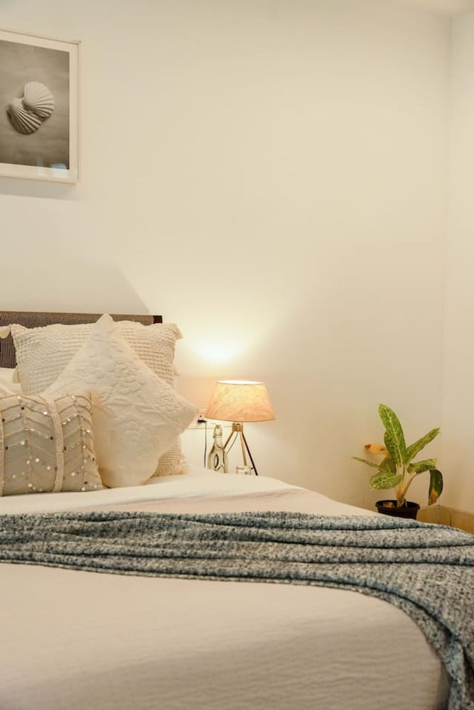 Aster by Hireavilla - 3BR w Private Pool in Parra