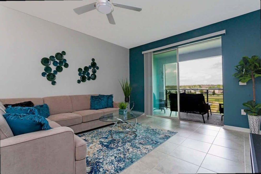 Lake View Resort Condo w Lazy River Near Disney