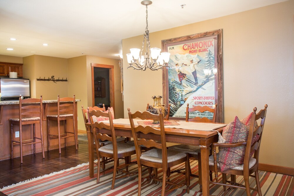 3409 - Two Bedroom Deluxe Powderhorn Lodge 2 Condo by RedAwning view 3