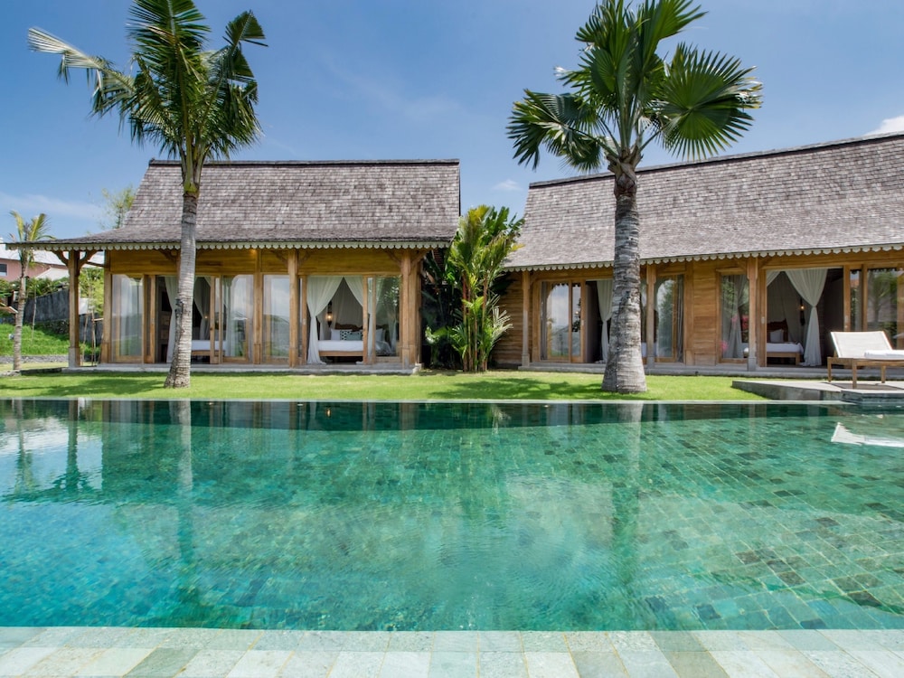Mannao Estate by Villa Finder