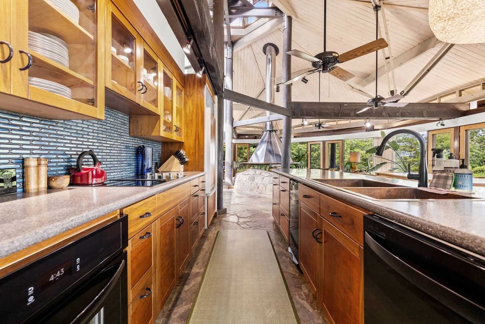 Belltop Architectural Wonder on Private Mountain