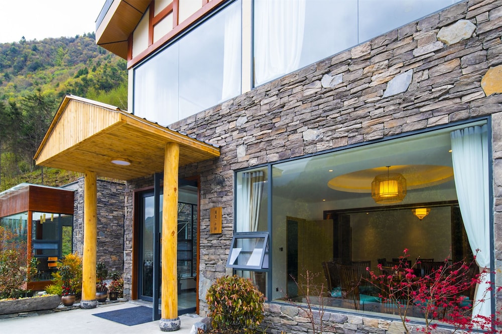 Summergarden Hotel
