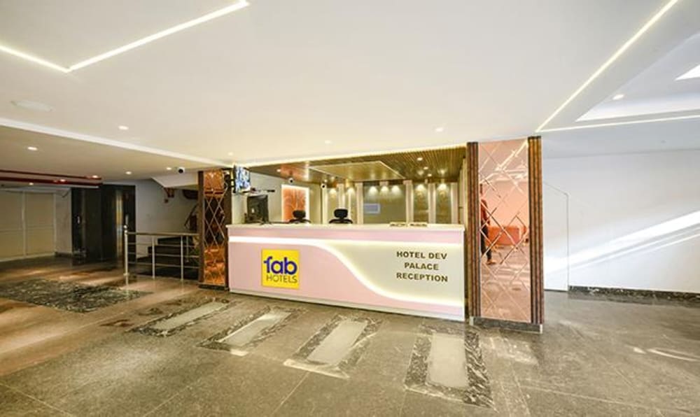 Lobby & Reception