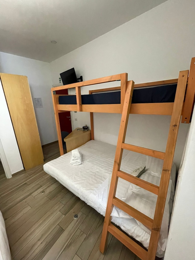 Flatinrome Trastevere Deluxe Rooms