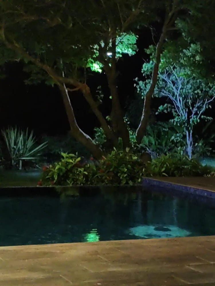 Breezin Villa in Deans