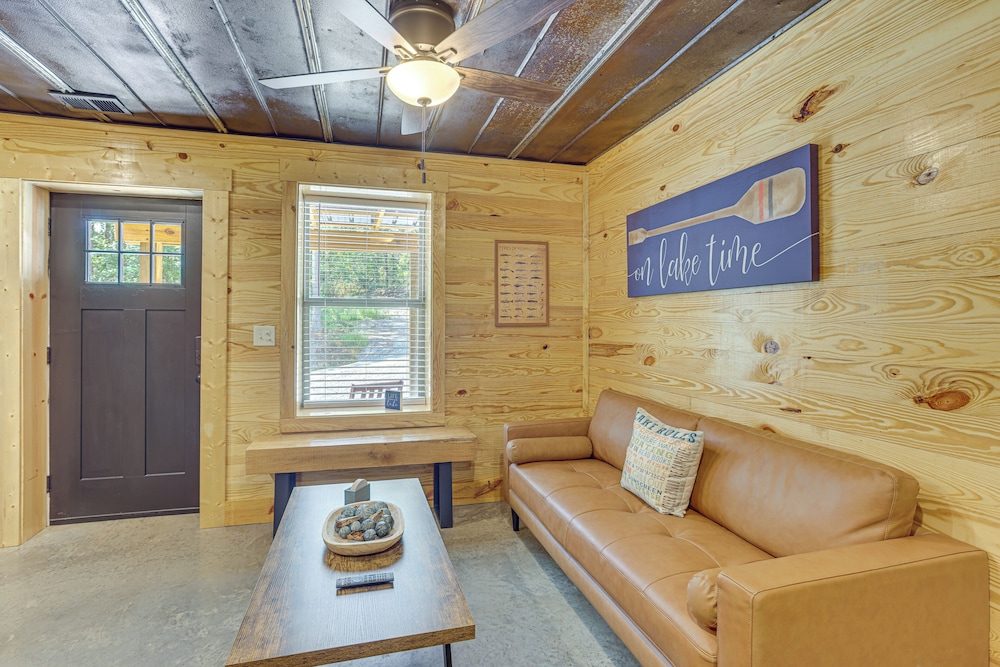 3 Mi to Water: Logan Martin Lake Cabin Getaway