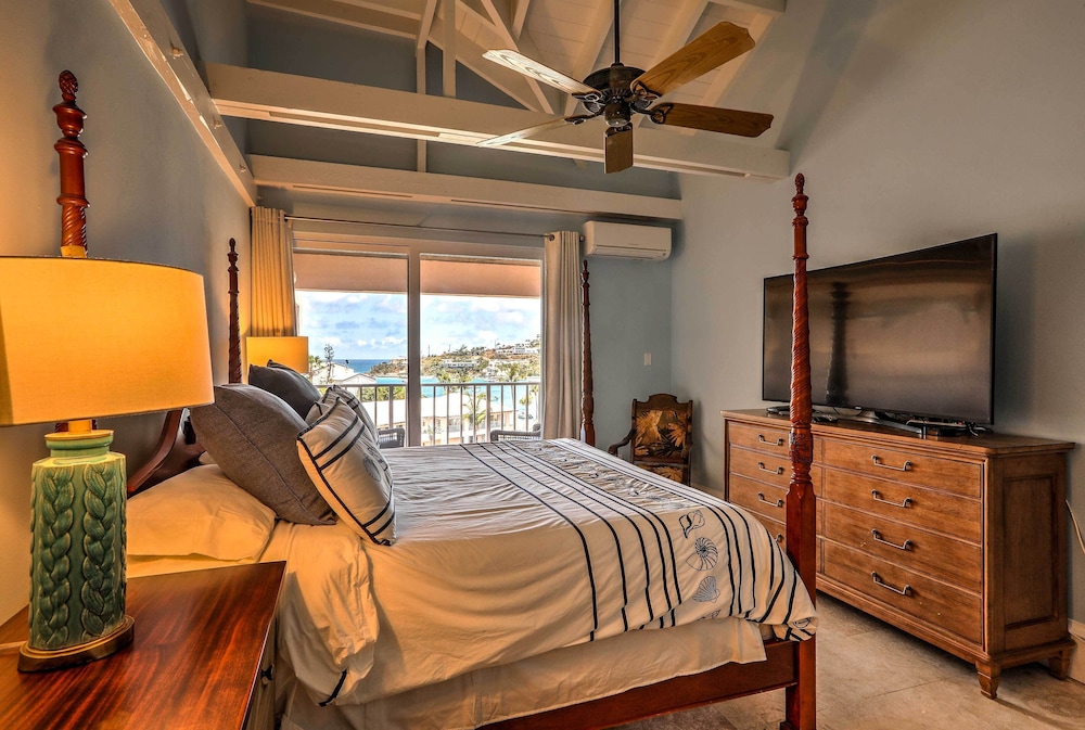 Walk to Beach: St Thomas Condo w/ Balconies