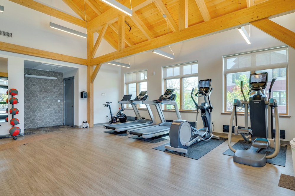 Ski-in/out Okemo Mountain Resort Condo w/ Balcony