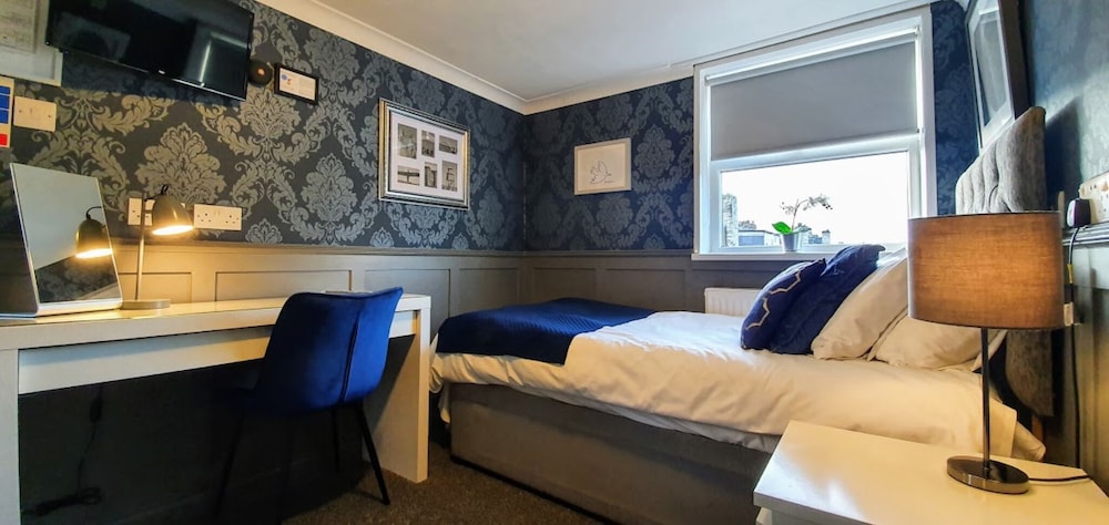 South Shields Vacations - Clifton Guest House - Property Image 11