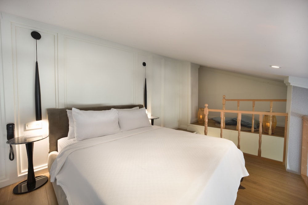 Gatto Suites & Residence