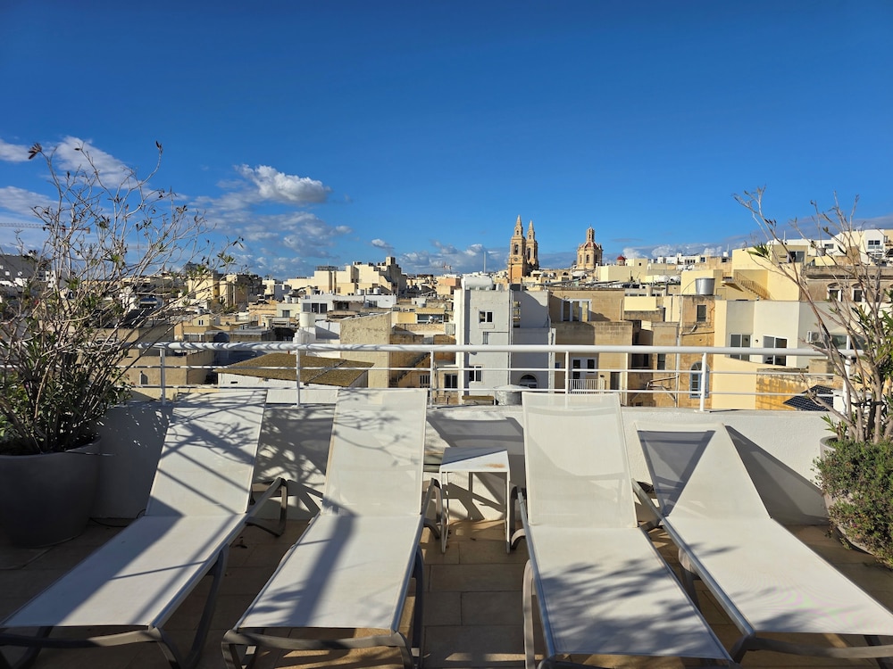 D Townhouse Boutique Suites