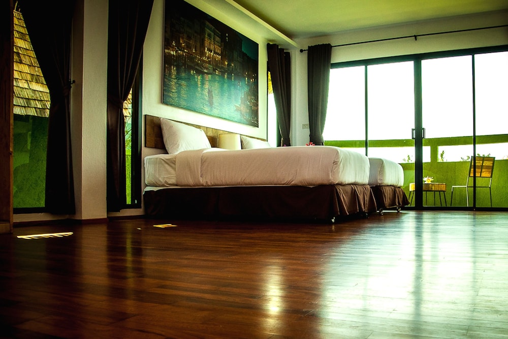 Reewa Waree Resort