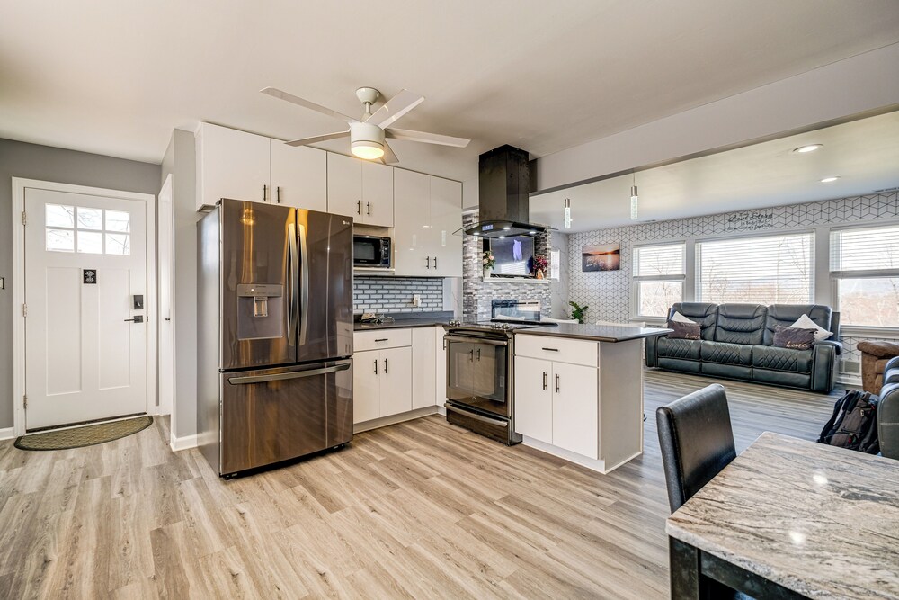 5 Mi to Dtwn: Family-friendly Home in Roanoke!