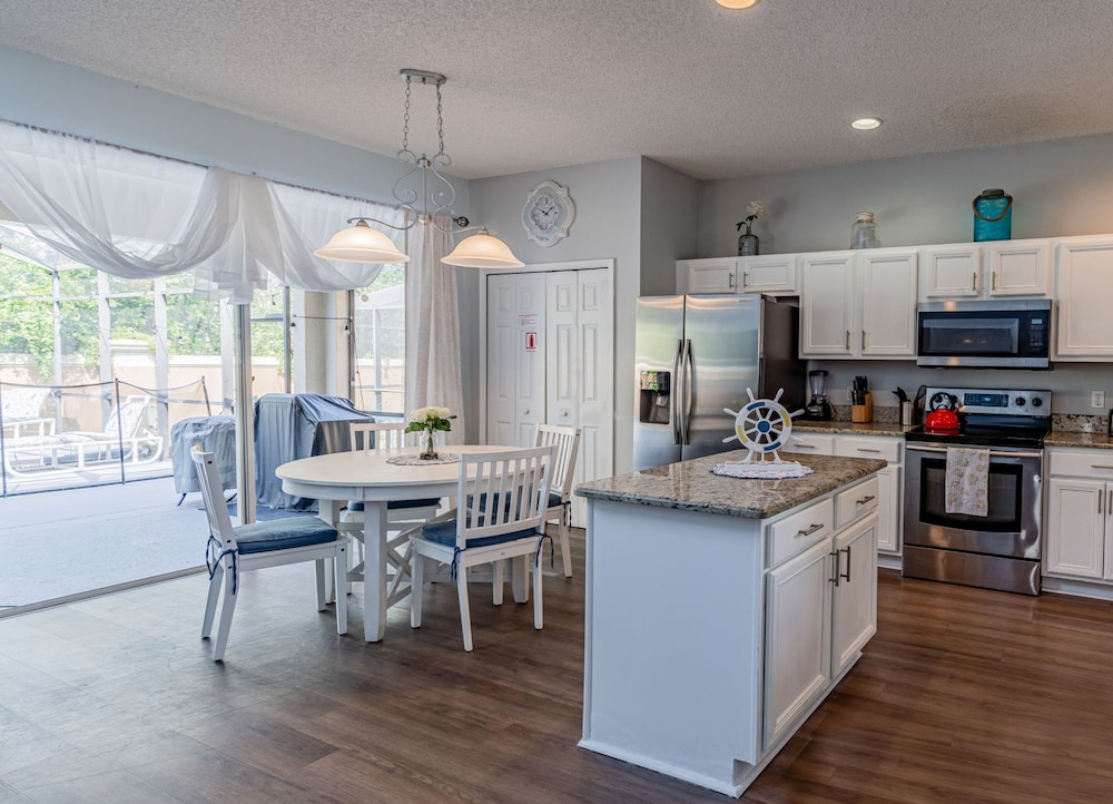 7 Bedroom Villa, Private Pool, Resort Amenities - Image 2