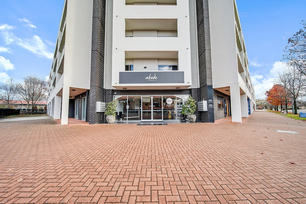 Comfy 2-bed Near the Lake With Secure Parking