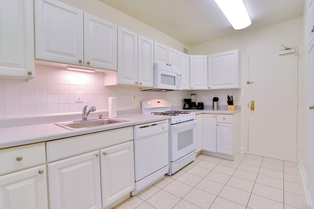 Prime Crystal City Apartments