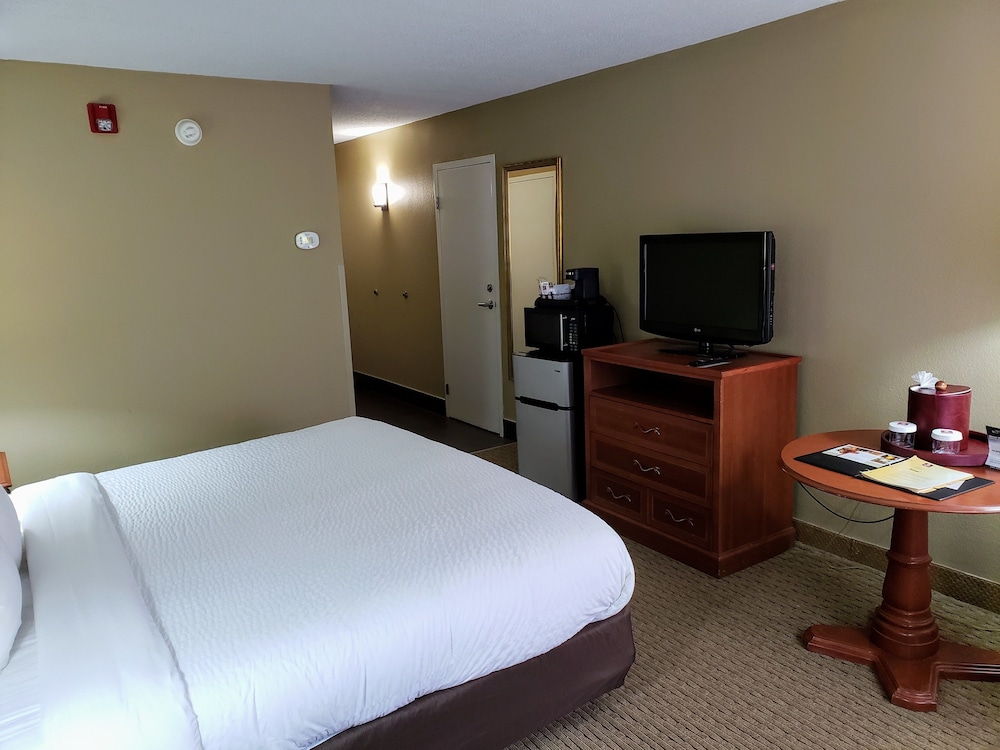 Lexington Vacations - Clarion Hotel Conference Center - North - Property Image 97