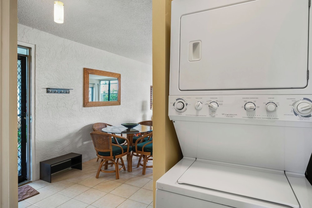 Top Floor With Ocean Views - Convenient Location - Vrkcv