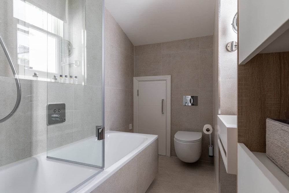 Priory Road III by Onefinestay