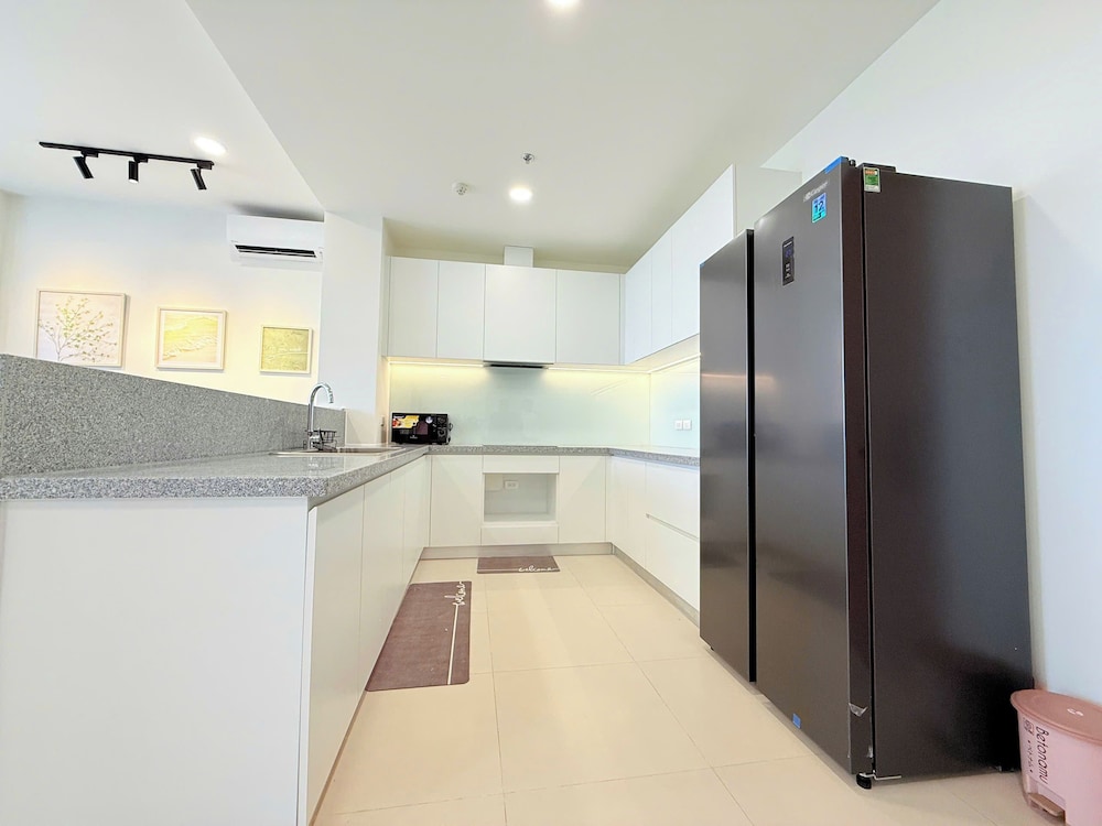 Homie's The Glory Apartment
