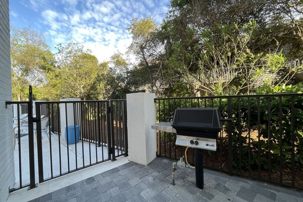 Casa d Azure by Avantstay Sleeps 18 Private Pool Golf Cart Included